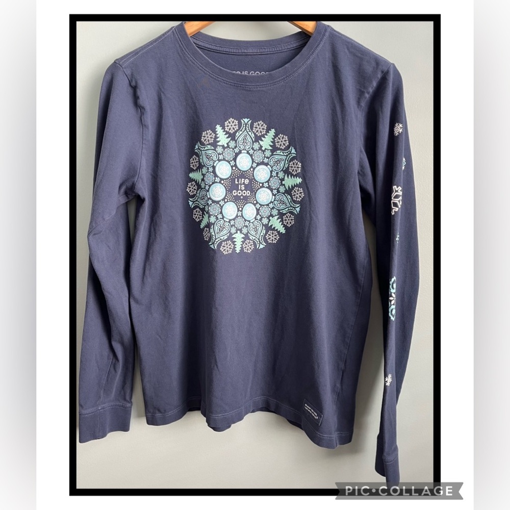Life Is Good Long Sleeve Navy Blue Christmas Themed Crusher Tee Size S